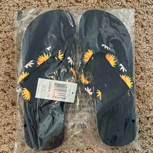 Vera Bradley Large Sunflower FlipFlips